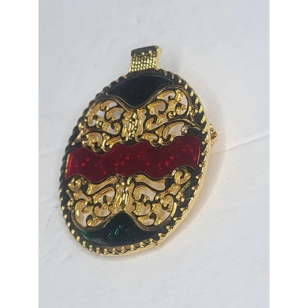 Vintage NewPro  Round Gold & Enamel Brooch